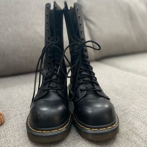 Vintage 14 eyelet Dr Marten Boots